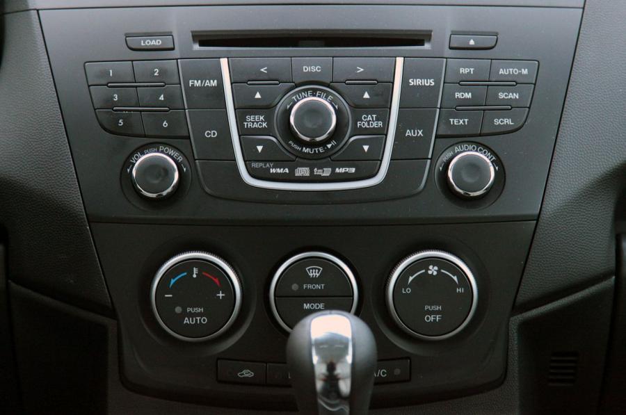  Mazda5 2012 года  (фото 18 из 94)